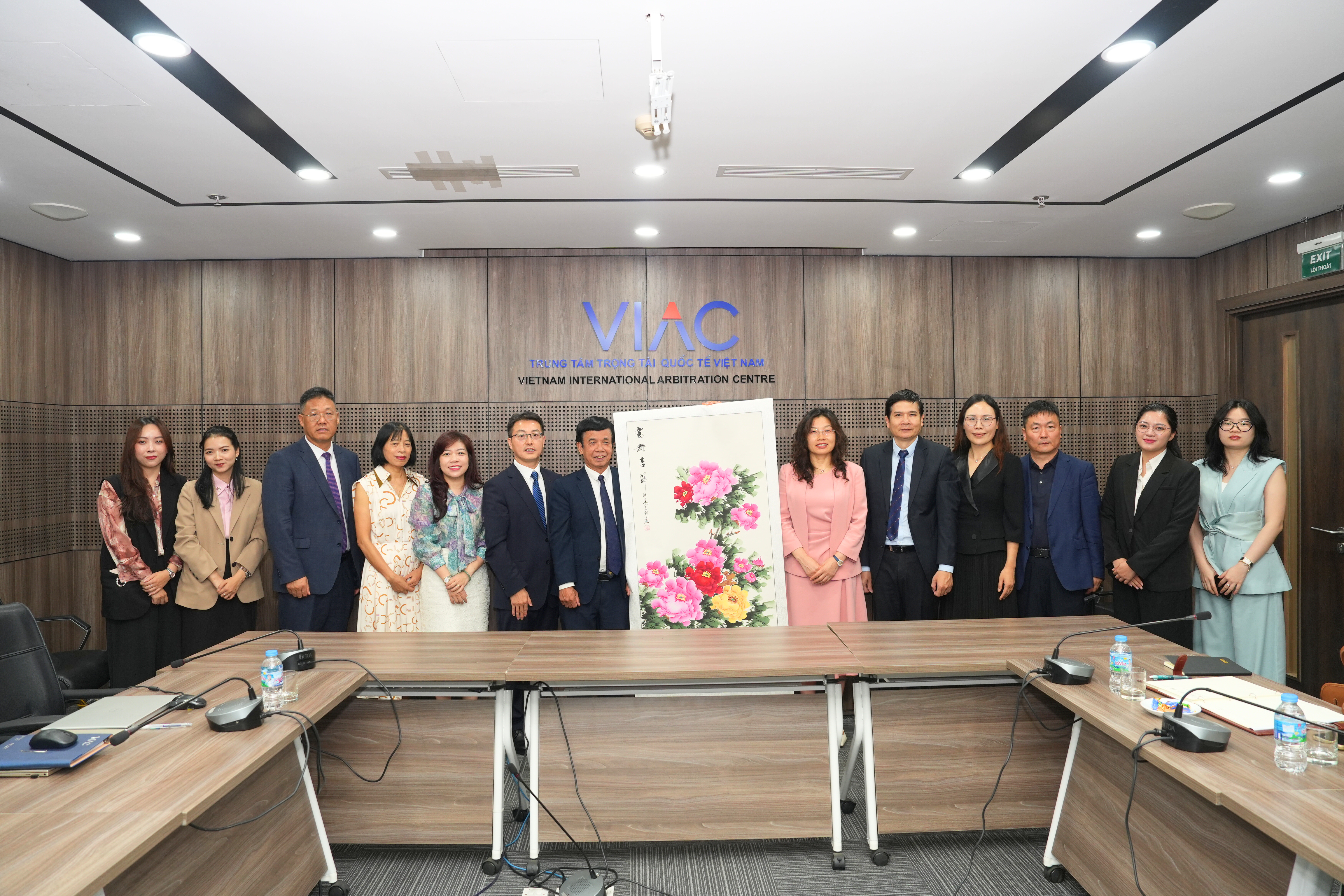 VIAC tiếp đón và làm việc với Đoàn công tác Hiệp hội Luật sư tỉnh Hà Nam, Trung Quốc